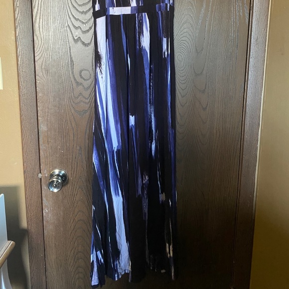 This BEAUTIFUL maxi dress! - Picture 2 of 2